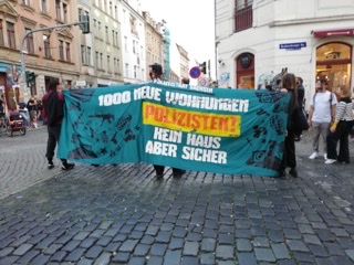 Demonstration gegen die Struktur der Polizei in der Dresdner Neustadt