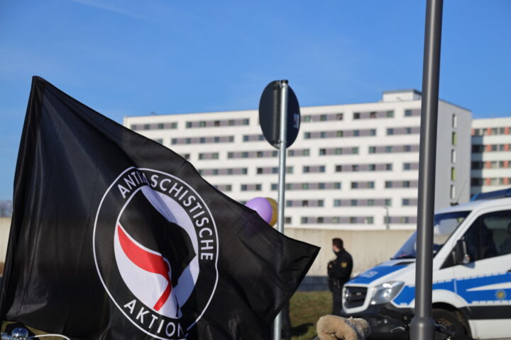 Anarchistisch feministische Knastkundgebung an der Justizvollzugsanstalt Chemnitz